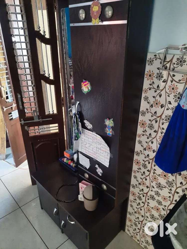 dressing table