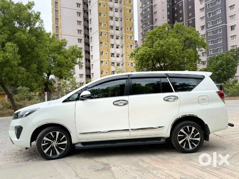 Toyota Innova Crysta Diesel Manual 2022 Variant