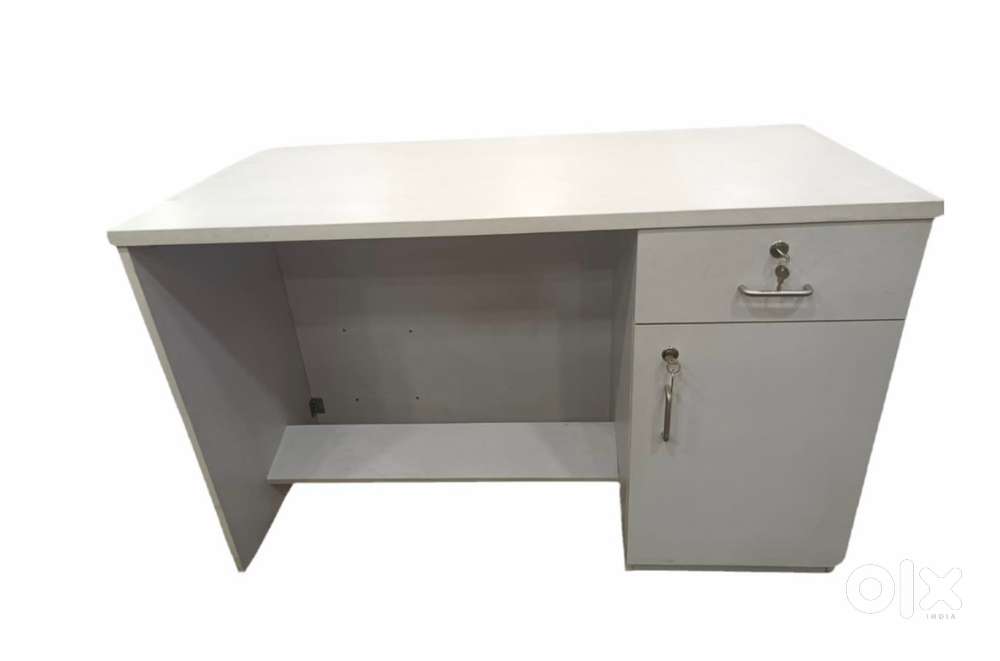 OFFICE TABLE FOR SALE