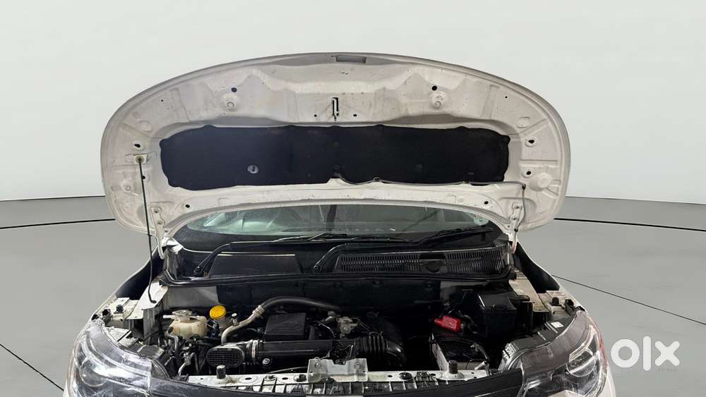 Renault Triber Rxt, 2023, Petrol