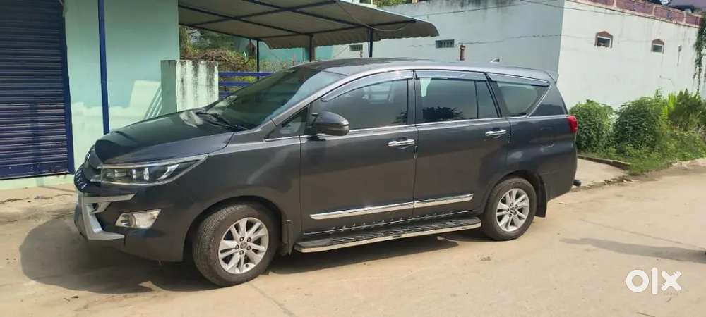 Toyota Innova Crysta 2017 Diesel 90000 Km Driven