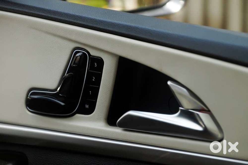 Mahindra Xuv700 2.0 Ax 7 Petrol At Luxury Pack Str, 2026, Petrol