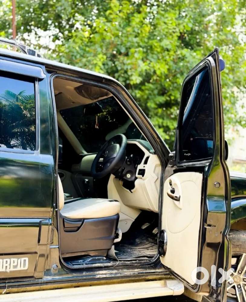 Mahindra S 201 2015