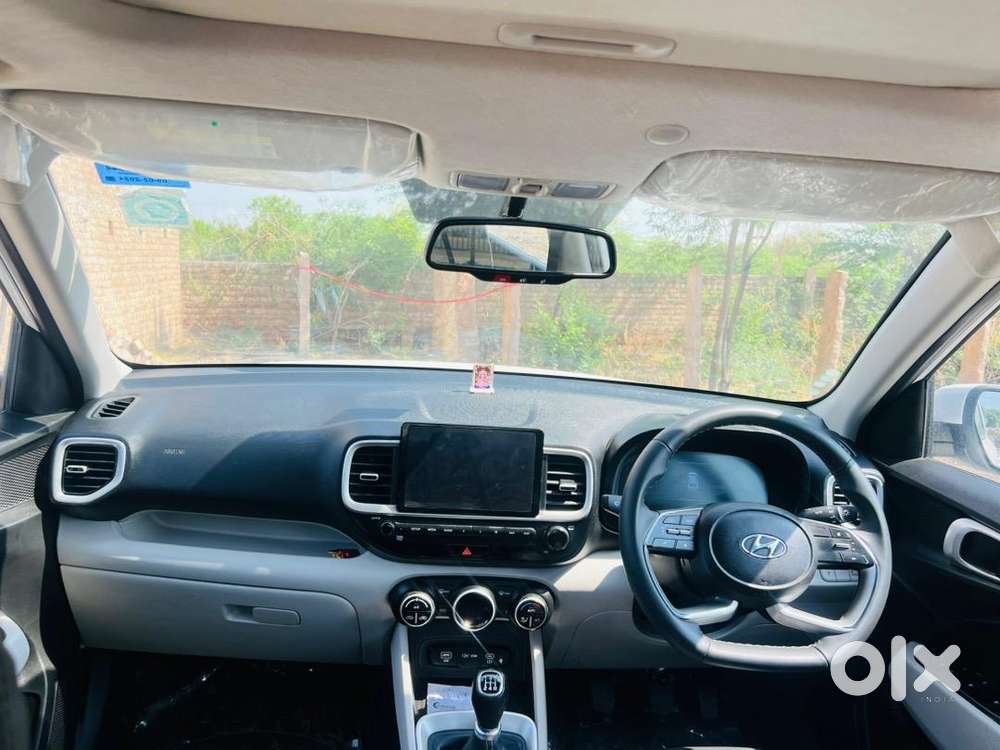 Hyundai Venue Petrol 2023