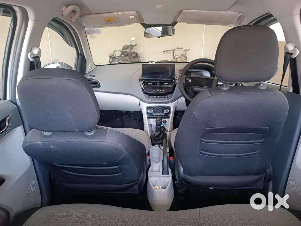 Tata Tiago 1.2 Revotron Petrol 2025