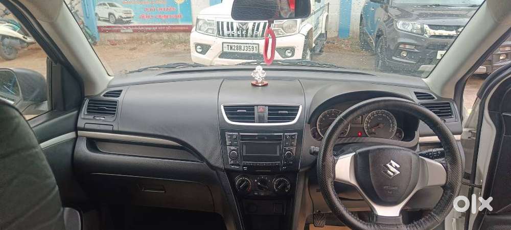 Maruti Suzuki Swift Vxi + Manual, 2017, Petrol