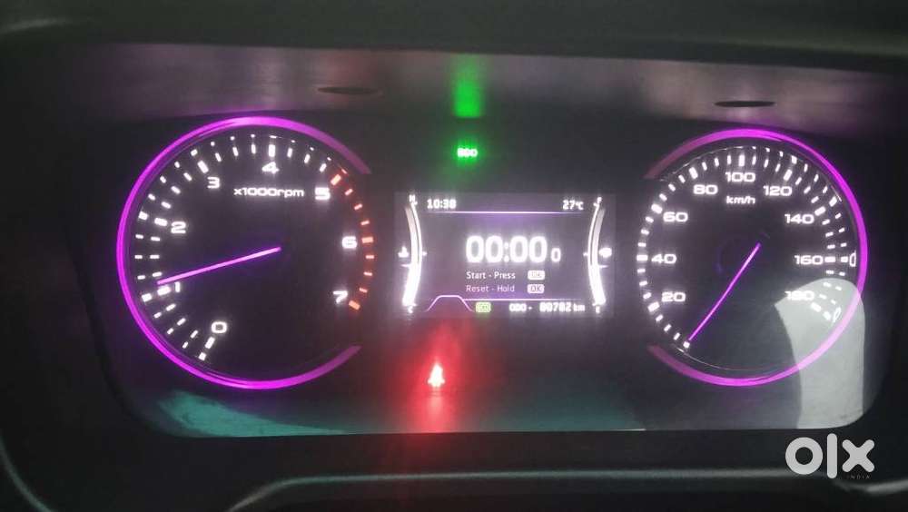 Mahindra Marazzo M8, 2019, Diesel