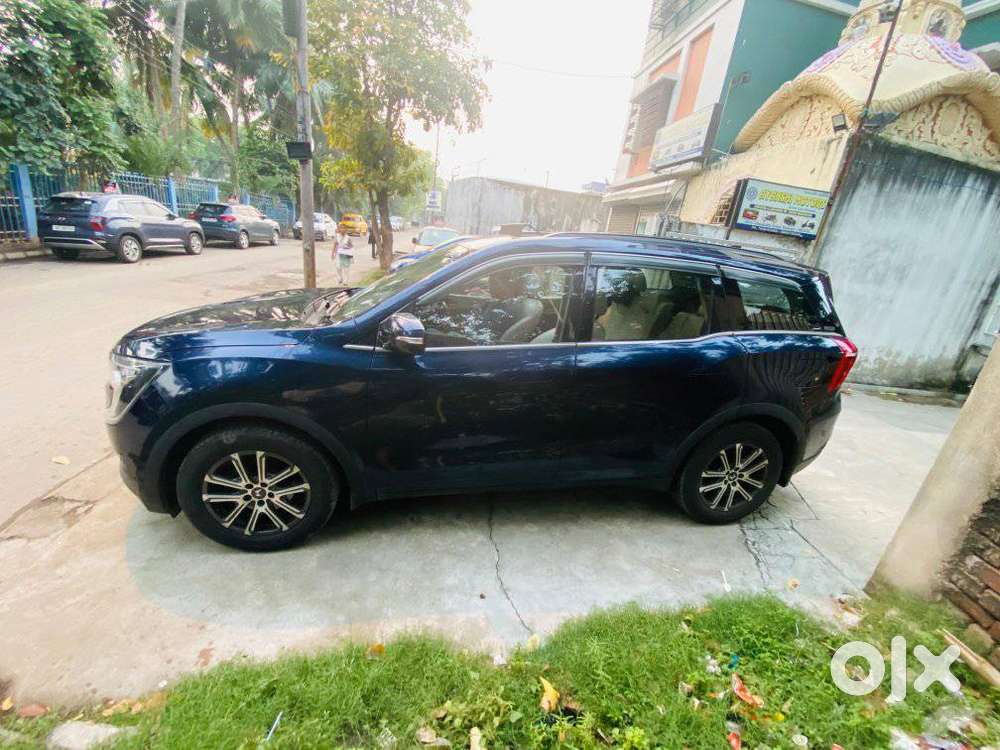 Mahindra Xuv700 2.0 Ax 7 Petrol Mt Str, 2022, Petrol