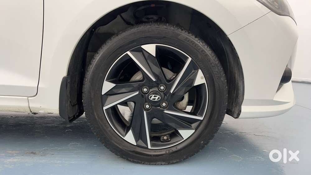 Hyundai Verna 1.5 Sx (o) Vtvt Ivt, 2022, Petrol