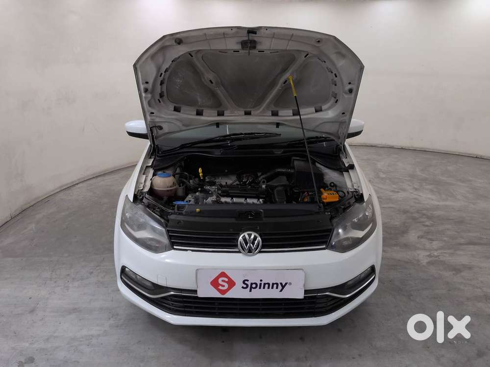 Volkswagen Polo Petrol Highline 1.2l, 2015, Petrol