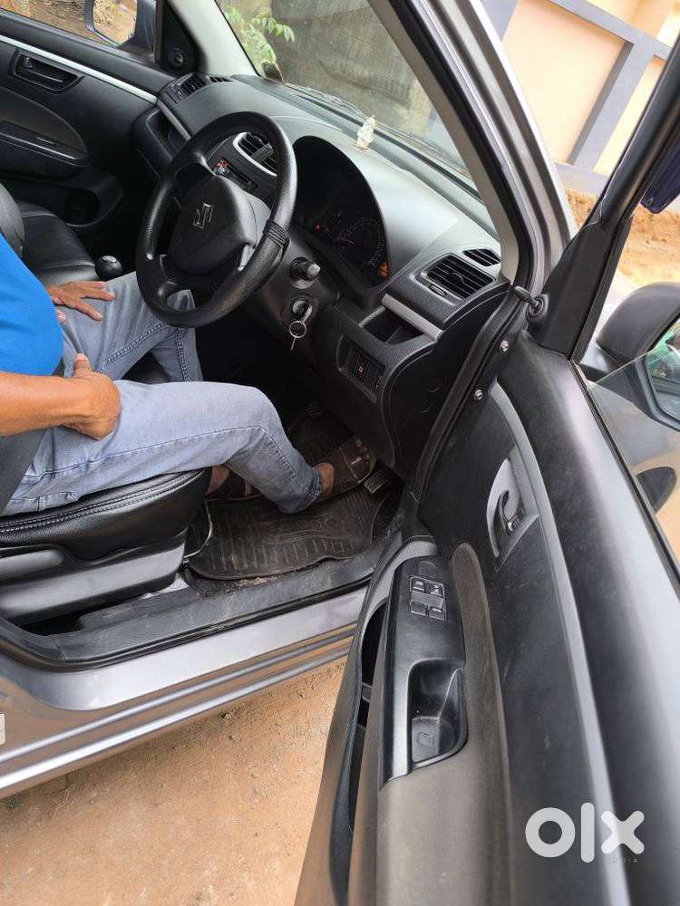 Maruti Suzuki Swift Lxi Optional-o, 2015, Petrol