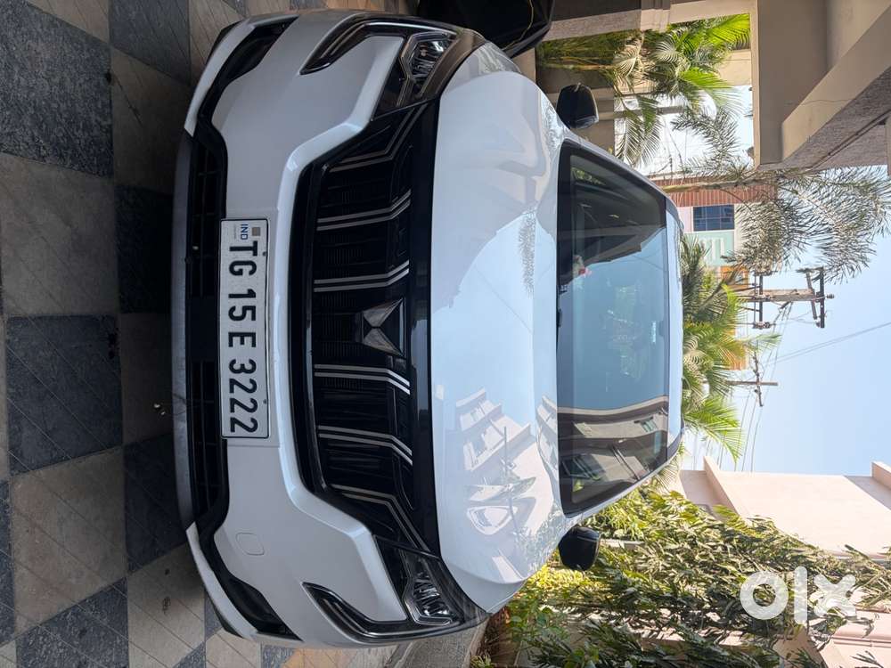 Mahindra Xuv700 2025 Petrol 15000 Km Driven