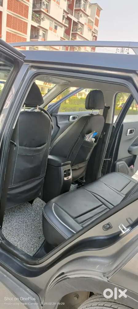 Hyundai Venue 2022 Petrol 11000 Km Driven