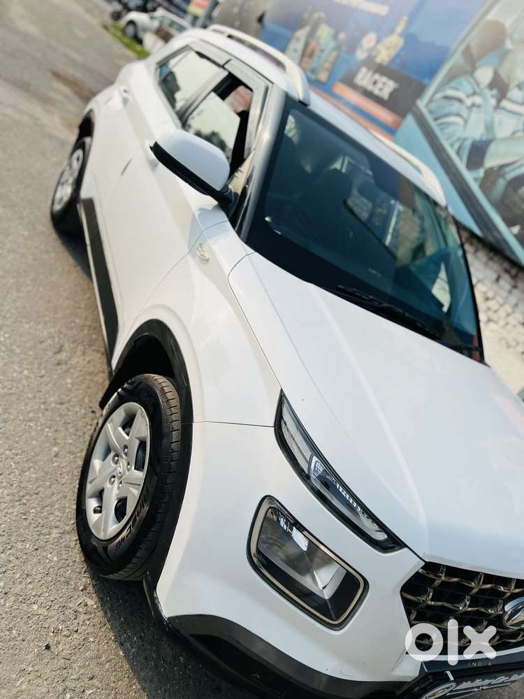 Hyundai Venue 1.2 S (o), 2019, Petrol