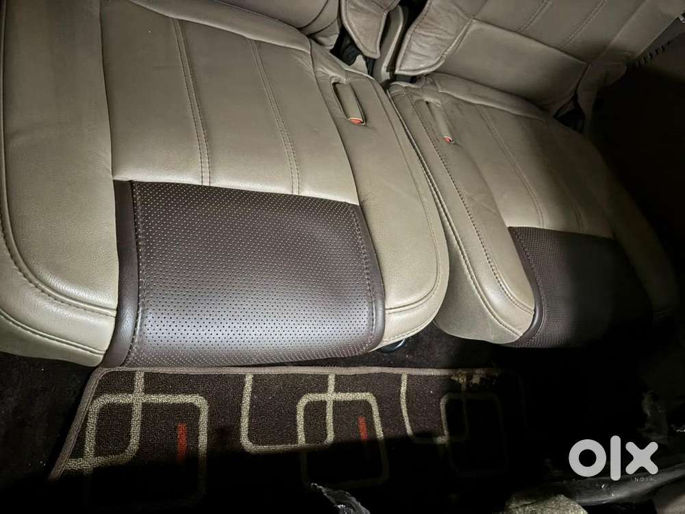Mahindra Pearl White Xuv500 W8 Diesel 2012 For 6 Lakhs