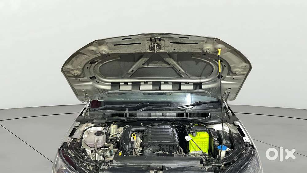 Skoda Slavia Style 1.0l Tsi Mt, 2022, Petrol