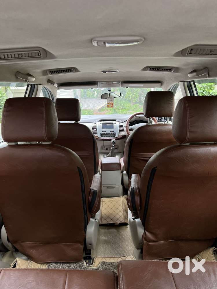 Toyota Innova 2.5 G (diesel) 7 Seater Bs Iv, 2014, Diesel