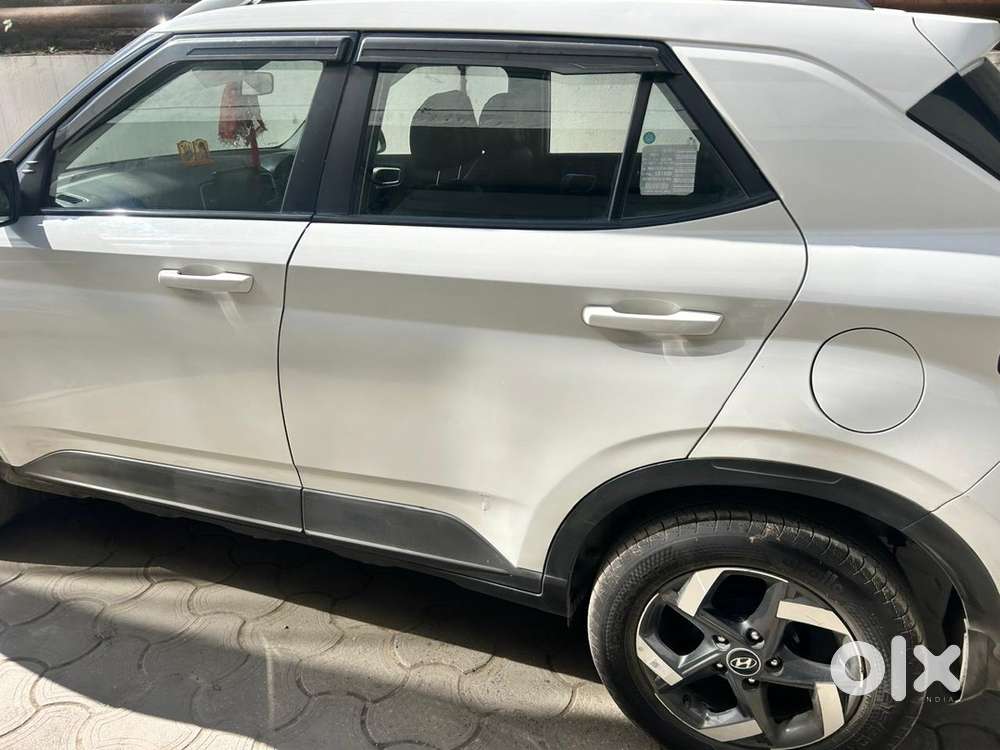 Hyundai Venue Petrol 2021 (imt) Second Owner