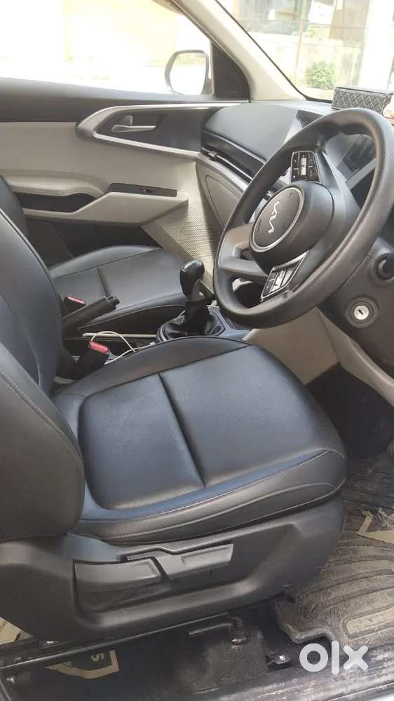 Kia Carens Premium 2025 Variant Urgent Sale