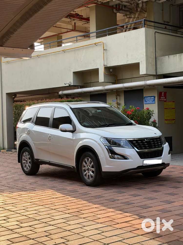 Mahindra Xuv500 W9 Diesel Manual Single Owner Sunroof 2018 Model