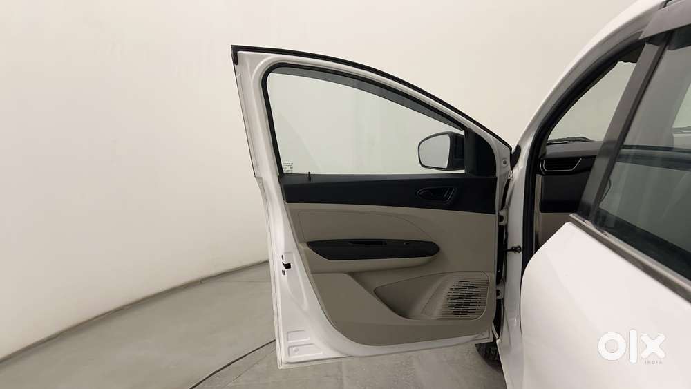 Renault Triber Rxt, 2022, Petrol