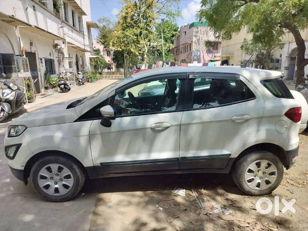 Beautiful Interior With All Amenities