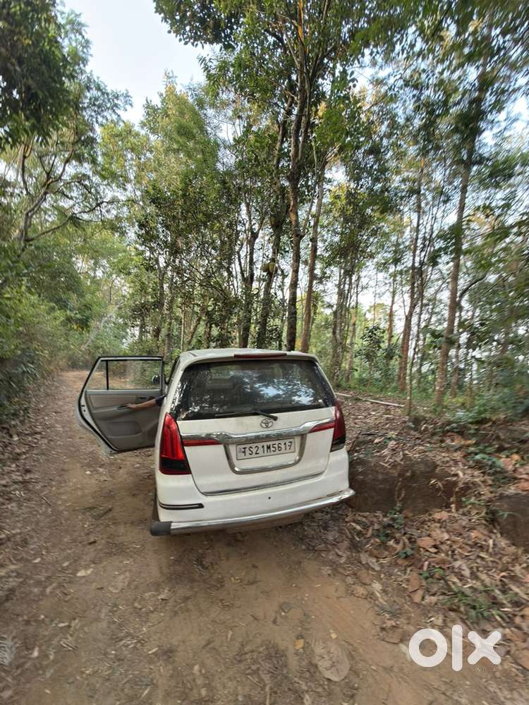 Toyota Innova 2012 Diesel Well Maintained