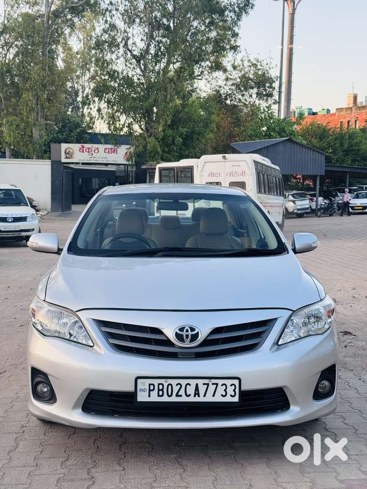 Toyota Corolla Altis 1.8 J, 2012, Petrol