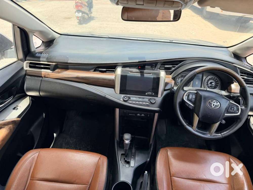 Toyota Innova Crysta 2.8z Automatic, 2016, Diesel