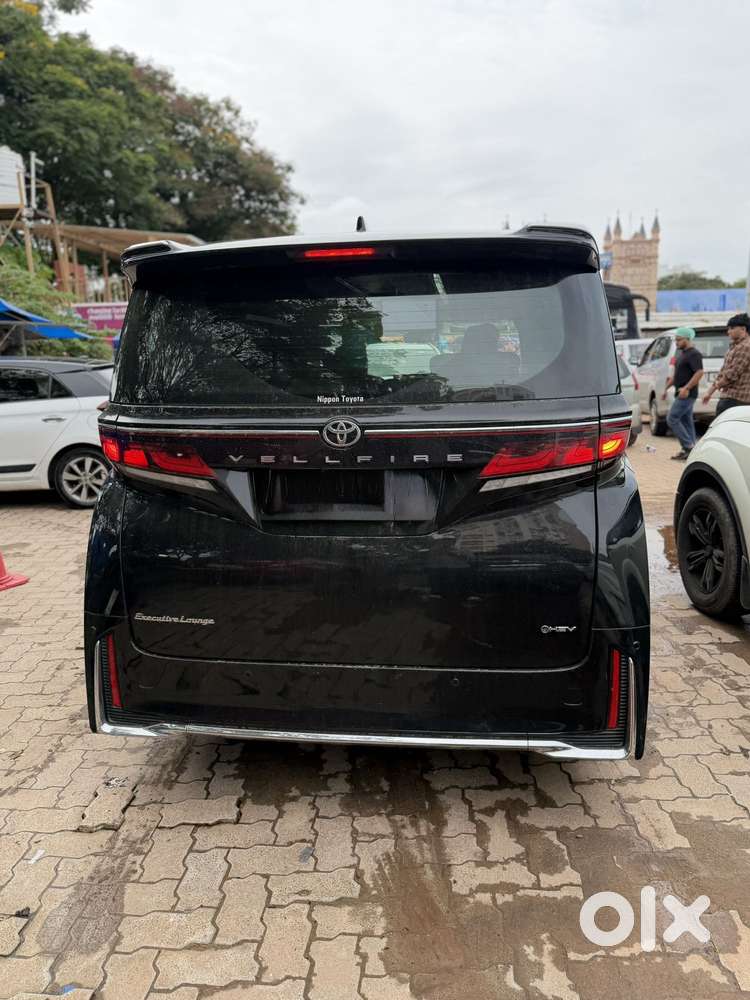 Toyota Vellfire Vip – Executive Lounge, 2025, Petrol