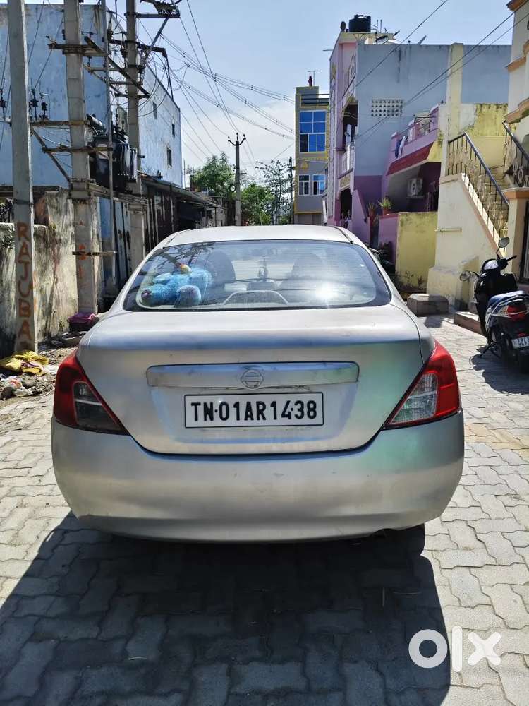 Nissan Sunny 2012