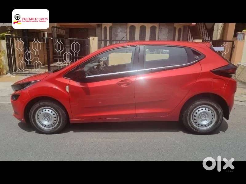 Tata Altroz XE Petrol, 2021, Petrol