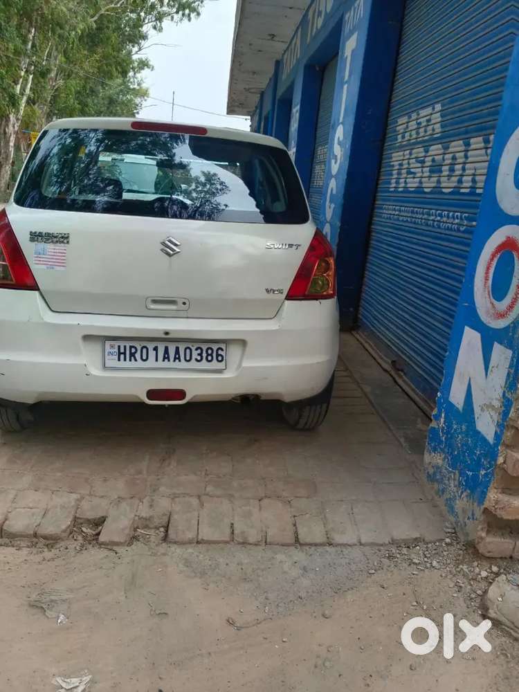 Maruti Suzuki Swift 2011 Petrol