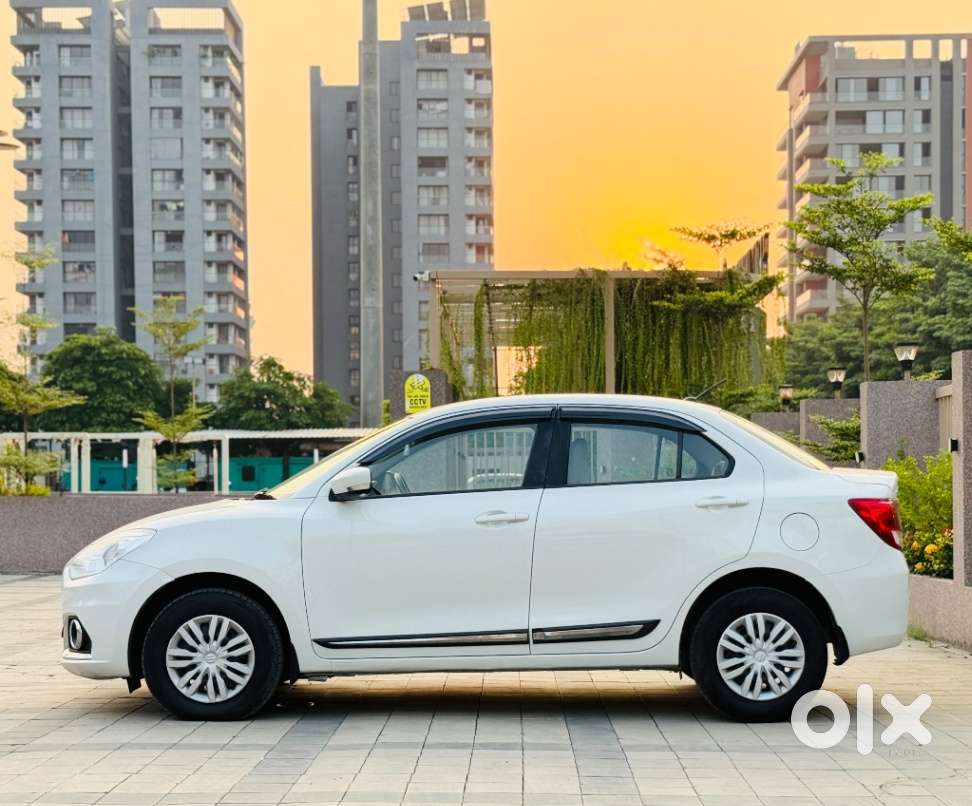 Maruti Suzuki Dzire Vxi Ags, 2022, Petrol