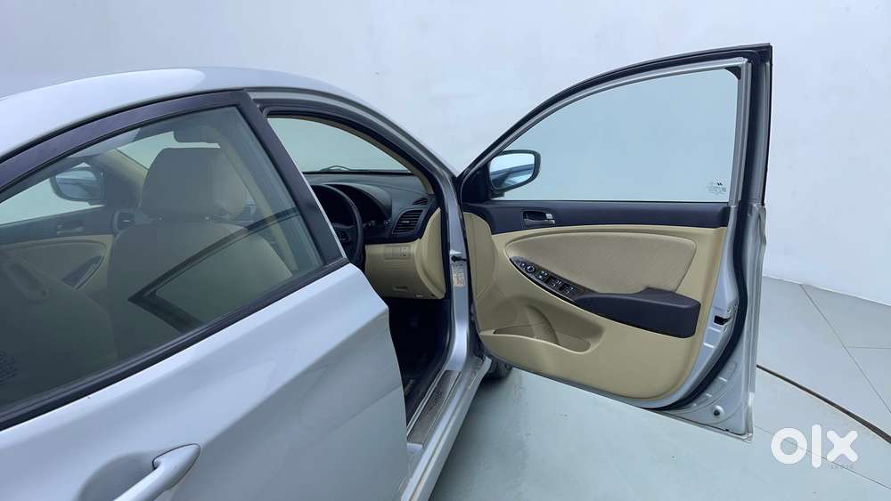 Hyundai Verna Fluidic 1.6 Vtvt Sx, 2017, Petrol