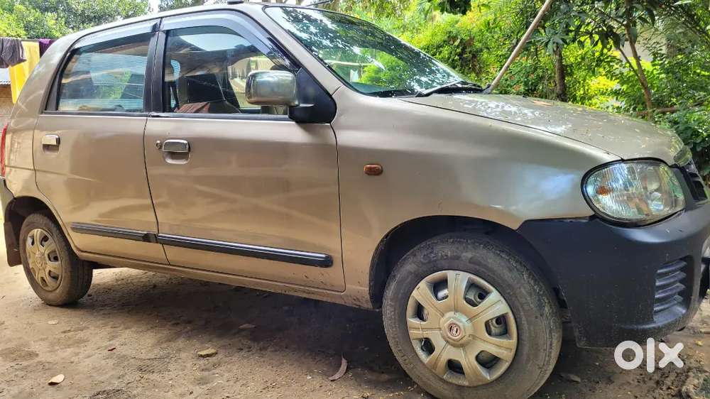 Well Maintain Alto Lxi 2011 Model.