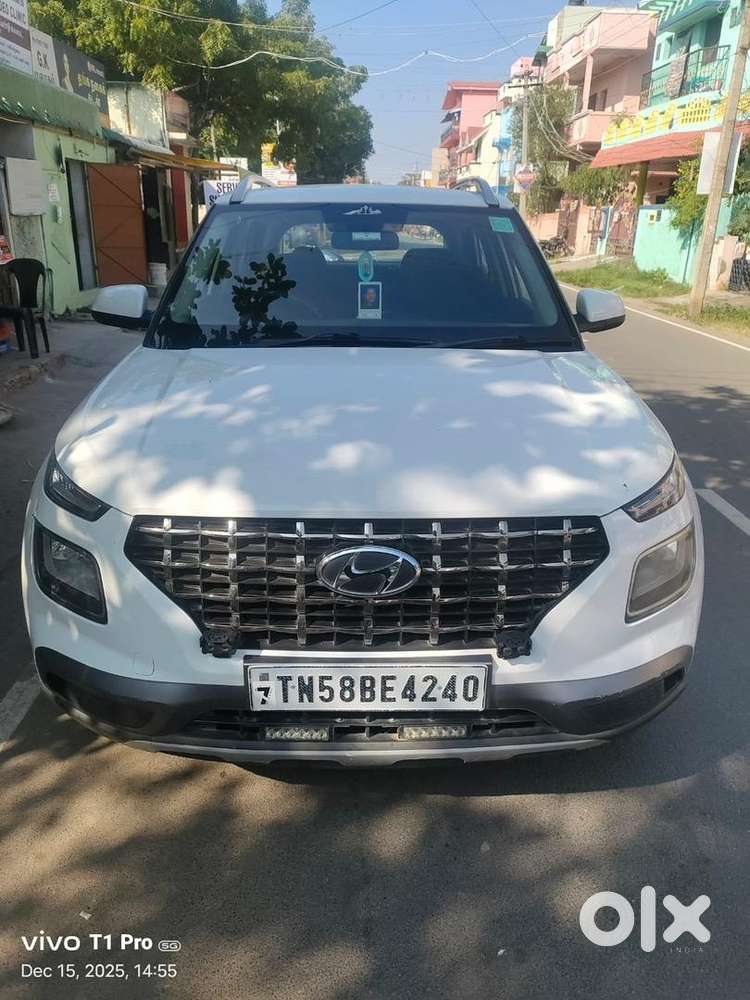 Hyundai Venue 2021 Petrol Well Maintained