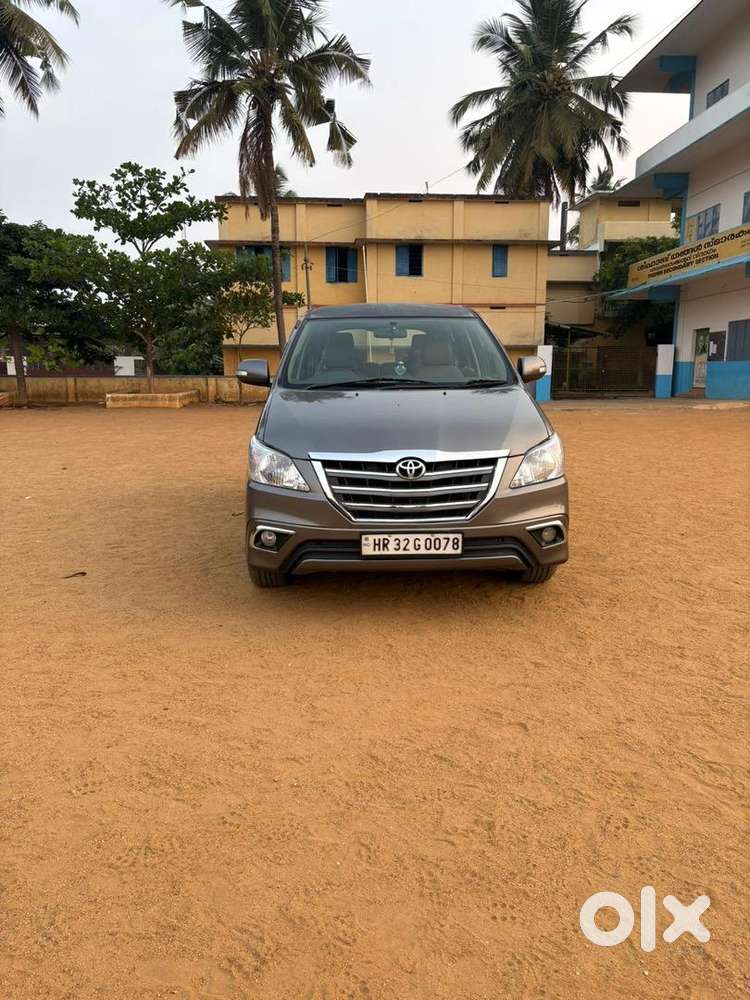 Toyota Innova V