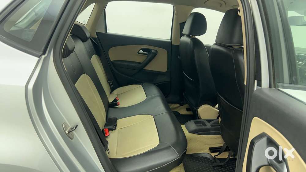 Volkswagen Polo Petrol Highline 1.2l, 2015, Petrol
