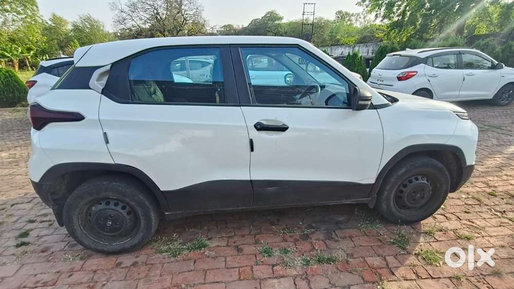 Tata Punch Pure, 2022, Petrol