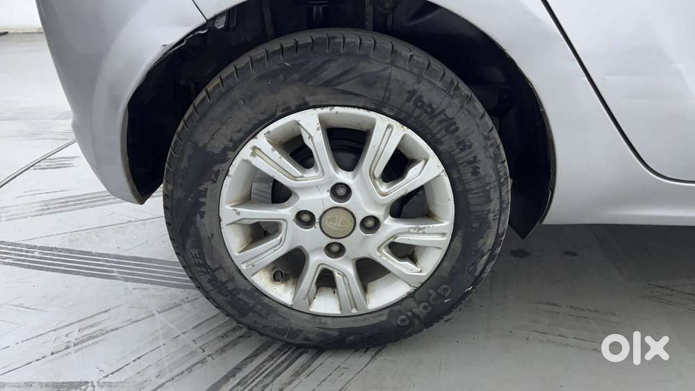 Tata Tiago Xza, 2017, Petrol