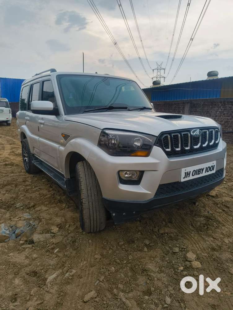 Mahindra Scorpio S10, 2016