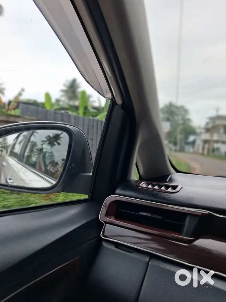 Toyota Innova Crysta 2016