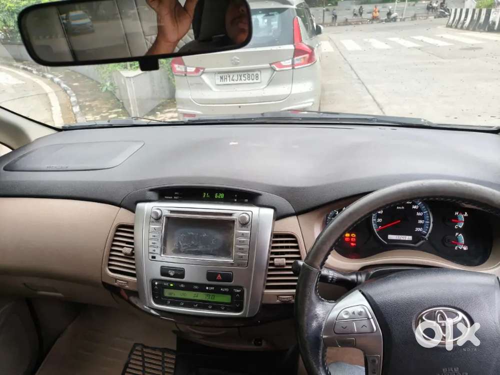 Toyota Innova V Diesel 2015