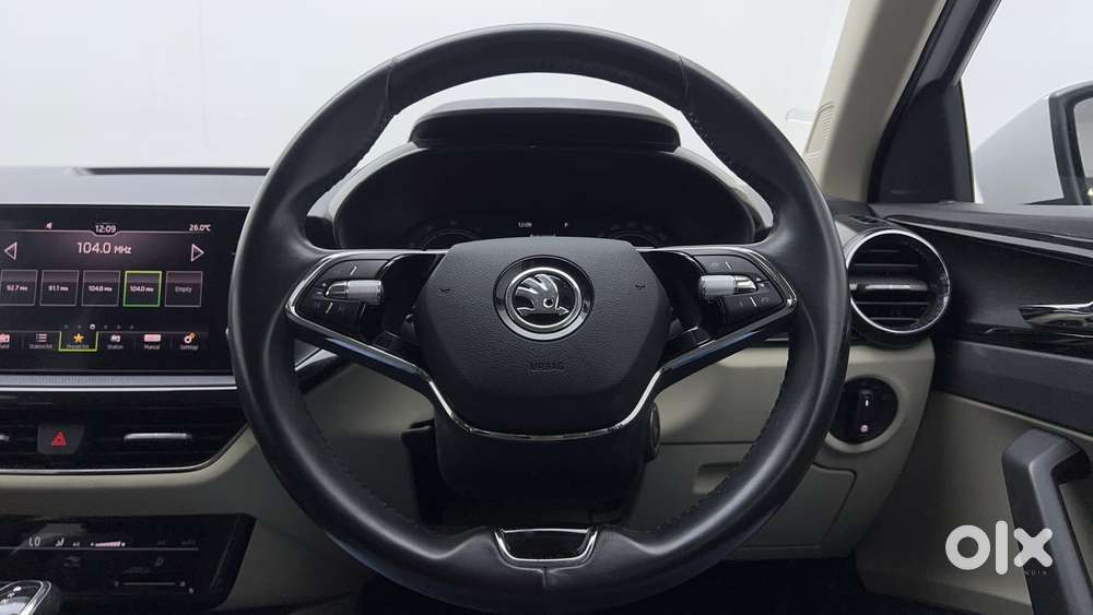 Skoda Slavia Ambition 1.0l Tsi At, 2023, Petrol