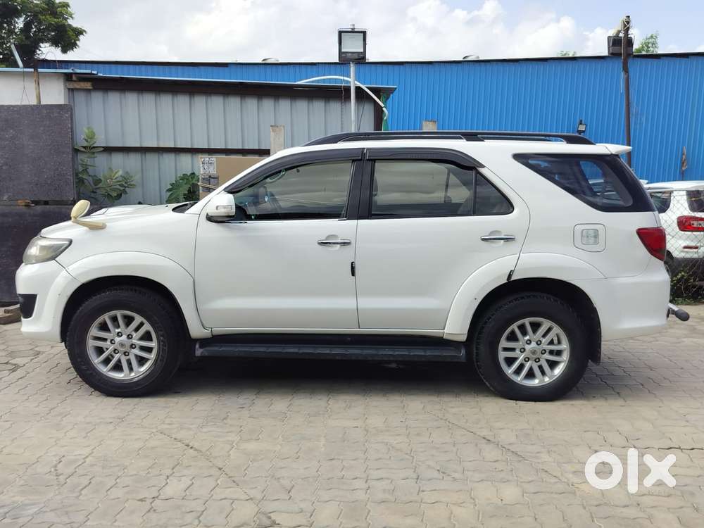 Toyota Fortuner 4x2 Manual, 2014, Diesel