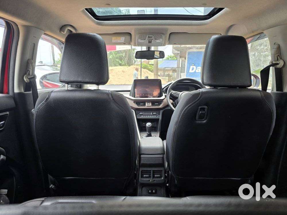 Maruti Suzuki Brezza 1.5 Zxi Plus Smart Hybrid Dual Tone, 2024, Petr..