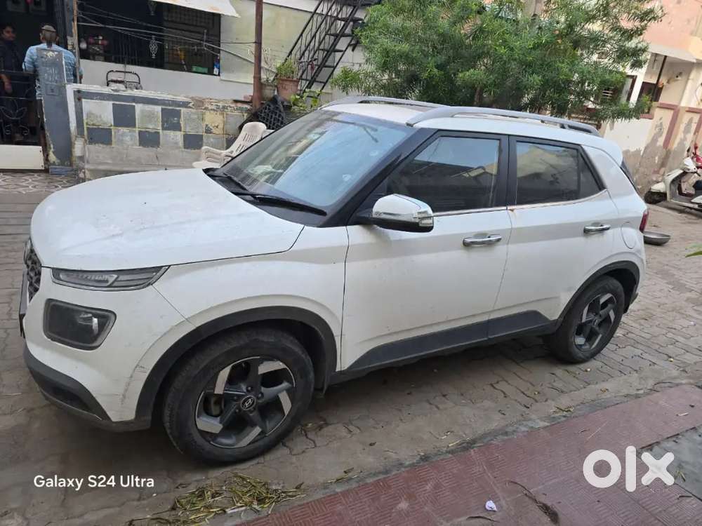 Hyundai Venue 2020 Diesel 93000 Km Driven , Tiptop Condition
