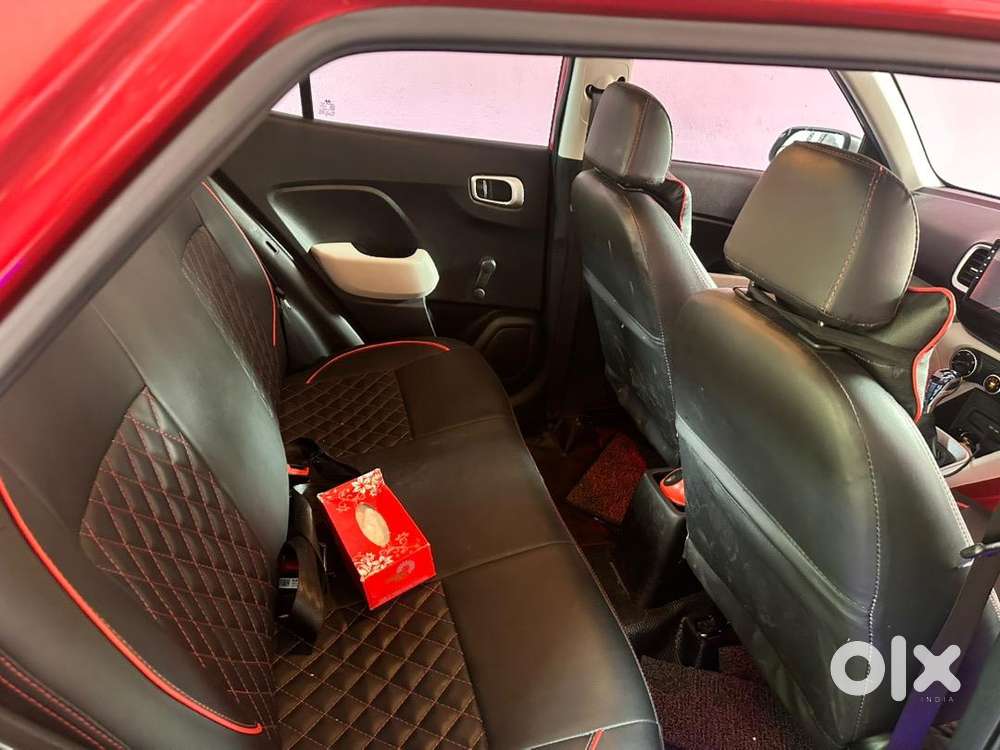 Hyundai Venue Facelift 2022 Petrol 14500 Km Driven