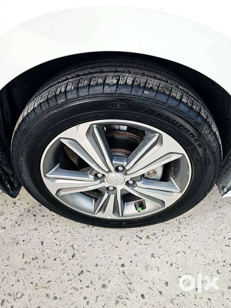 Hyundai Verna 1.6 Sx (o) Vtvt, 2019, Petrol